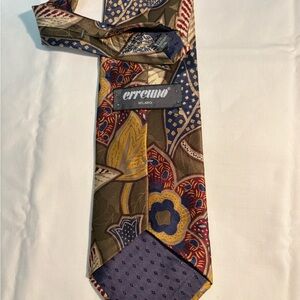 Erreuno Milano Floral 100% Silk Tie, excellent condition